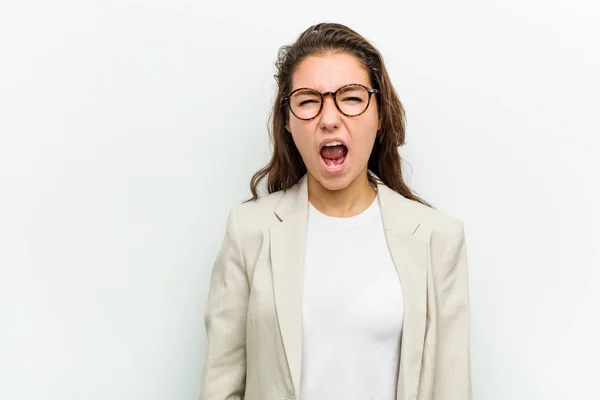 Jovem Mulher Negócios Europeia Gritando Muito Irritado Agressivo — Fotografia de Stock