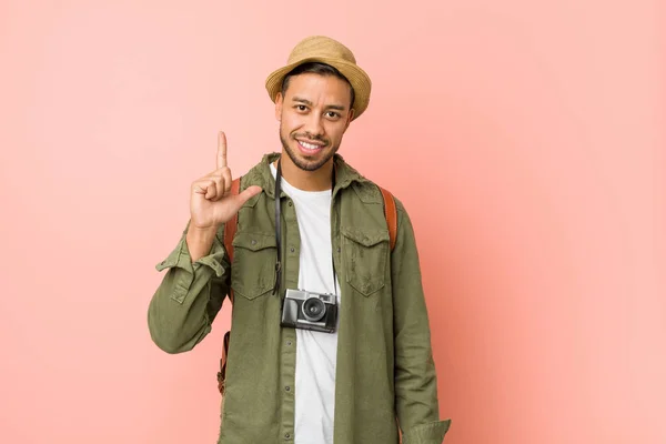 Young Filipino Traveler Man Showing Number One Finger — 스톡 사진