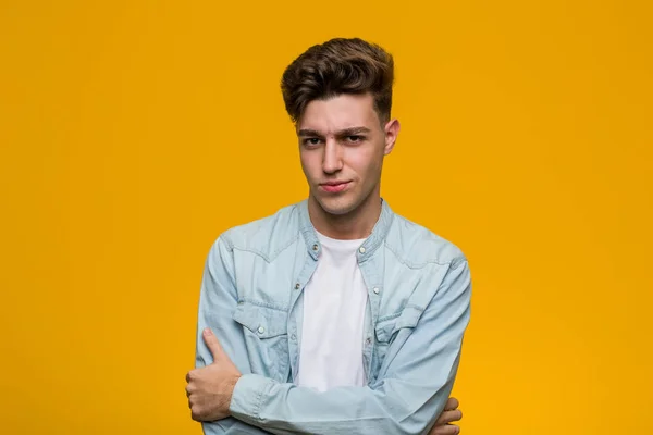 Jovem Estudante Bonito Vestindo Uma Camisa Jeans Que Sente Confiante — Fotografia de Stock