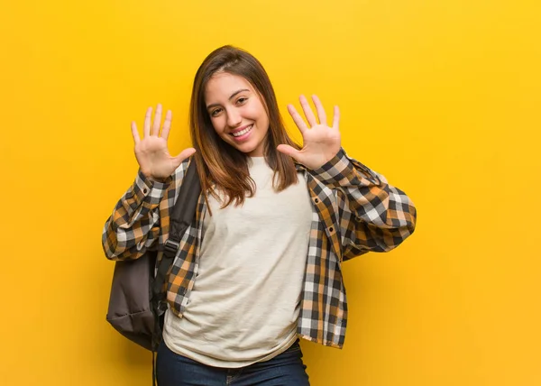 Ung Student Kvinna Visar Nummer Tio — Stockfoto