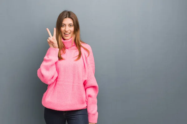 Young Russian Natural Girl Fun Happy Doing Gesture Victory — Stock Photo, Image