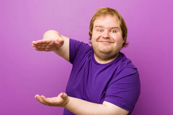 Young Authentic Redhead Fat Man Holding Something Both Hands Product — Stock Photo, Image