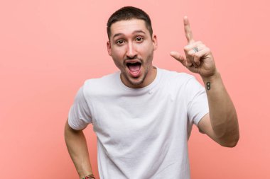 Genç bir adamın bir fikri, ilham konsepti var..