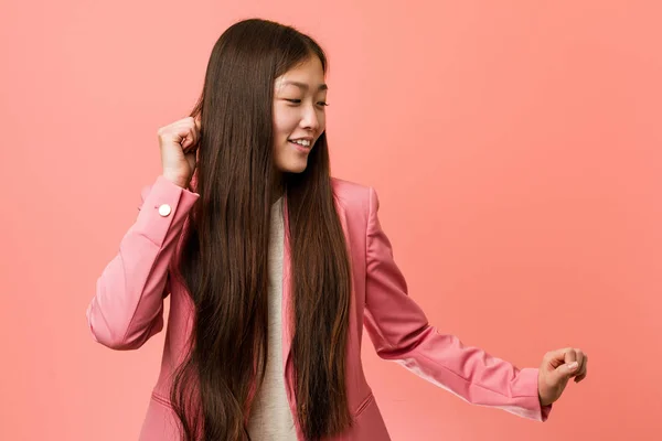 Young Business Chinese Woman Wearing Pink Suit Dancing Having Fun — 스톡 사진