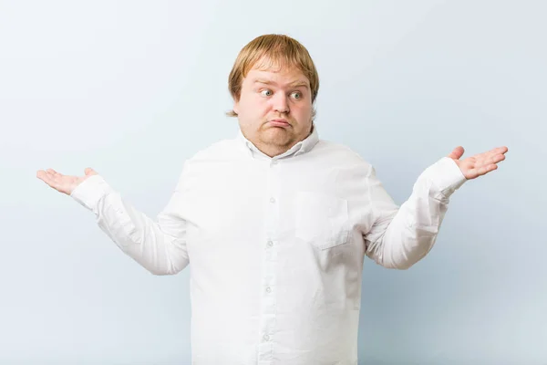 Young Authentic Redhead Fat Man Confused Doubtful Shrugging Shoulders Hold — Stock Photo, Image