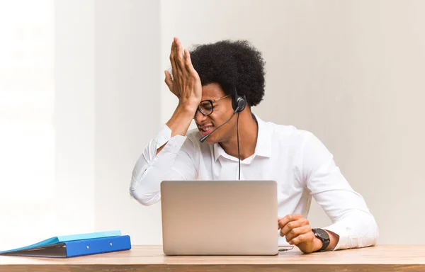 Young Telemarketer Black Man Forgetful Realize Something — Stock Photo, Image