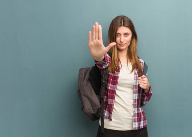 Genç öğrenci Rus kadın ön el koyarak