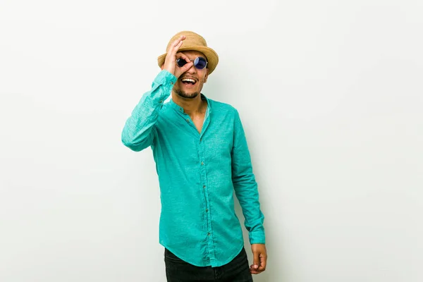 Young Hispanic Man Wearing Summer Clothes Excited Keeping Gesture Eye — Stock Photo, Image