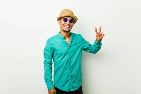 Young Hispanic Man Wearing Summer Clothes Showing Victory Sign Smiling — Stock Photo, Image