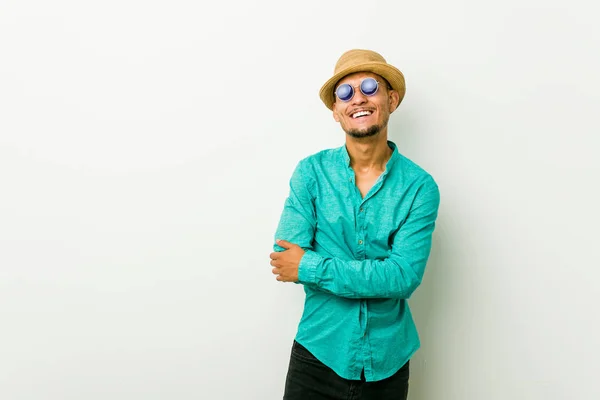 Young Hispanic Man Wearing Summer Clothes Laughing Having Fun — Stock Photo, Image