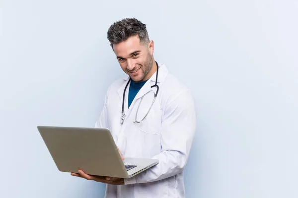 Caucasian Doctor Man Laptop — Stock Photo, Image