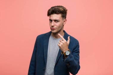 Genç iş doğal adam daha yakın gelmek davet gibi sizi parmak ile işaret.