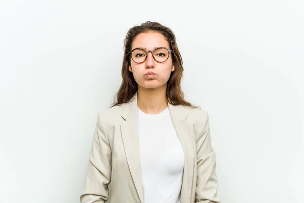 Junge Europäische Geschäftsfrau Bläst Wangen Hat Müden Gesichtsausdruck Gesichtsausdruck — Stockfoto