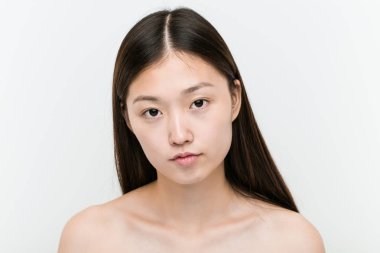 Genç güzel ve doğal asyalı bir kadının yakın çekim