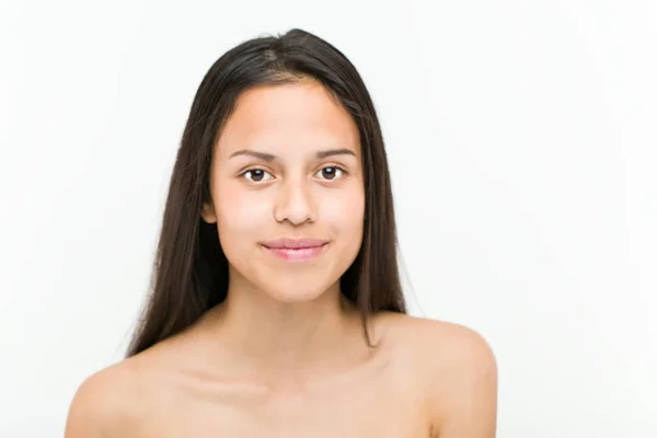 Primer Plano Una Hermosa Natural Joven Hispana —  Fotos de Stock