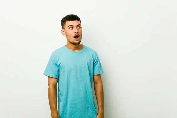 Young Hispanic Man Being Shocked Because Something She Has Seen — Stock Photo, Image