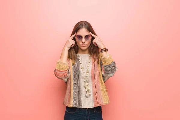 Young Hippie Woman Pink Background Doing Concentration Gesture — Stock Photo, Image