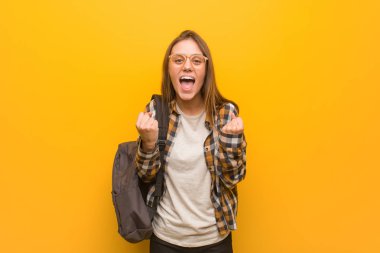 Şaşırttı ve şok genç öğrenci kadın