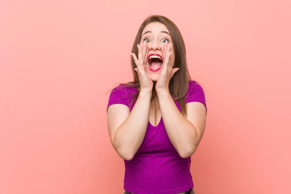 Young Hispanic Woman Pink Wall Shouting Excited Front — Stock Photo, Image
