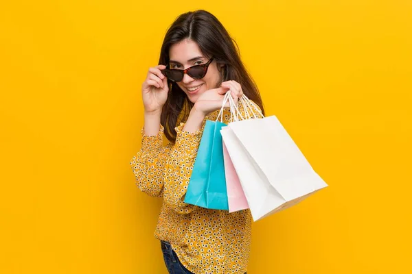 Joven Mujer Caucásica Yendo Compras — Foto de Stock