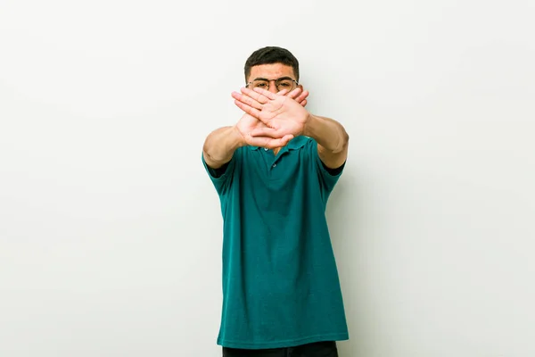 Young Hispanic Man Doing Denial Gesture — Stock Photo, Image