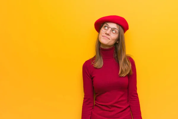 Young French Artist Woman Dreaming Achieving Goals Purposes — Stock Photo, Image