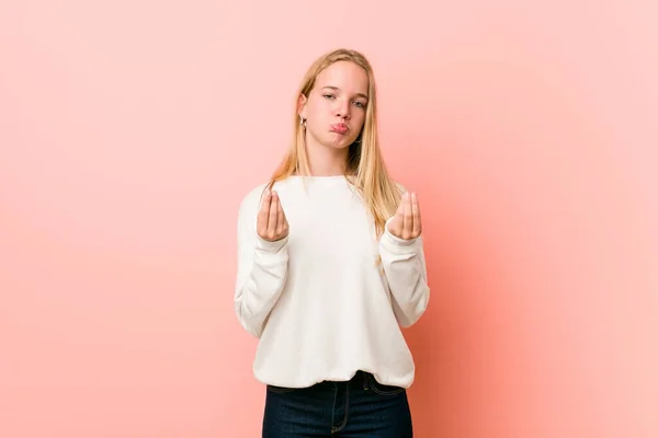 Young Blonde Teenager Woman Showing She Has Money — Stock Photo, Image