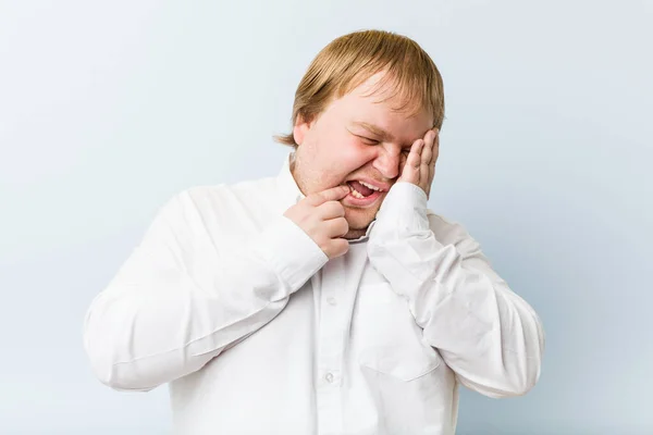 Jovem Autêntico Ruiva Gordura Homem Choramingando Chorando Desconsoladamente — Fotografia de Stock