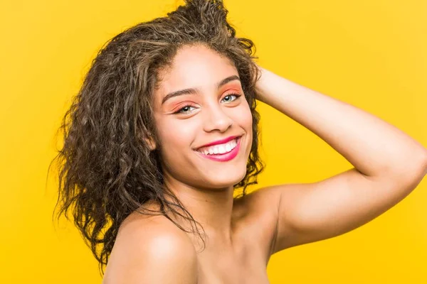 Close Uma Jovem Afro Americana Bonita Make Mulher Posando — Fotografia de Stock