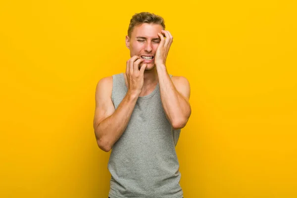 Young Caucasian Sport Man Whining Crying Disconsolately — Stock Photo, Image