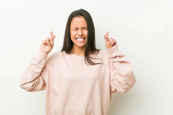 Young Cute Hispanic Teenager Woman Crossing Fingers Having Luck — ストック写真