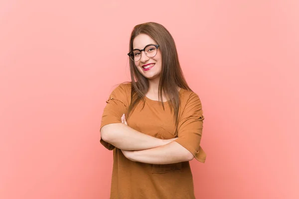 Junge Studentin Mit Brille Lacht Und Hat Spaß — Stockfoto