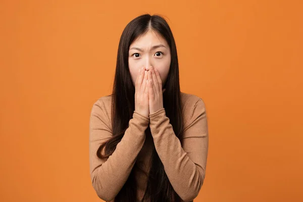 Young Pretty Chinese Woman Scared Afraid — Stockfoto