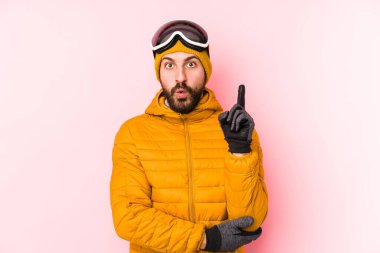 Genç kayakçı harika bir fikre sahip, yaratıcılık kavramı..