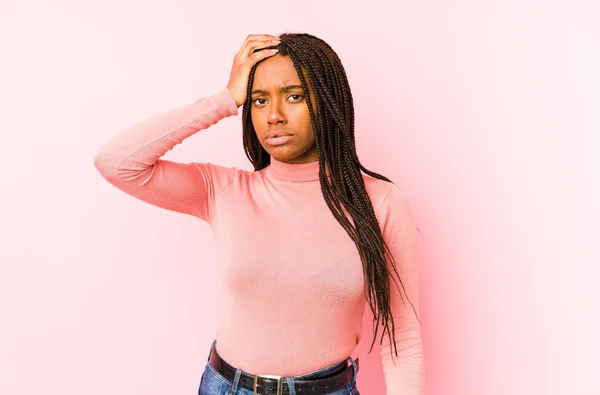 Jong Afrikaans Amerikaans Vrouw Geïsoleerd Een Roze Achtergrond Moe Zeer — Stockfoto