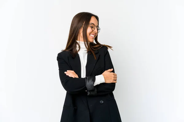 Joven Mujer Negocios Mestiza Aislada Sobre Fondo Blanco Sonriendo Confiada —  Fotos de Stock