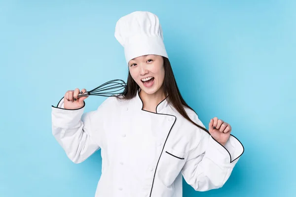 Młody Japoński Szef Kuchni Kobieta Gotowanie — Zdjęcie stockowe