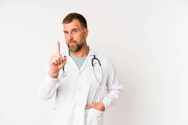 Medico Anziano Isolato Sfondo Bianco Mostrando Numero Uno Con Dito — Foto Stock