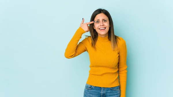 Mujer Joven Aislada Sobre Fondo Azul Mostrando Gesto Decepción Con —  Fotos de Stock