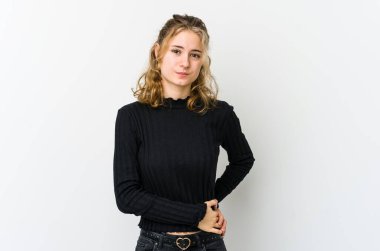 Beyaz sırtlı beyaz bir kadın karaciğer ağrısı çekiyor, karnı ağrıyor..