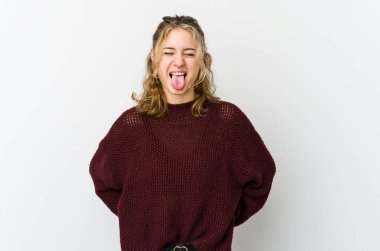 Beyaz sırtında beyaz bir kadın komik ve dost canlısı bir dille..