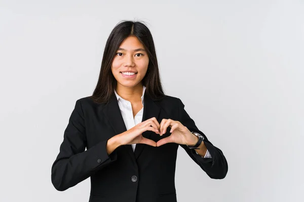 Mladý Asijský Obchod Žena Úsměvem Ukazující Tvar Srdce Rukama — Stock fotografie