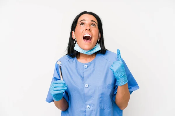 Beyaz Arka Planda Izole Edilmiş Dişçi Kadın Ağzı Açık Bir — Stok fotoğraf