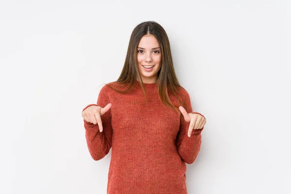 Joven Mujer Caucásica Posando Aislada — Foto de Stock