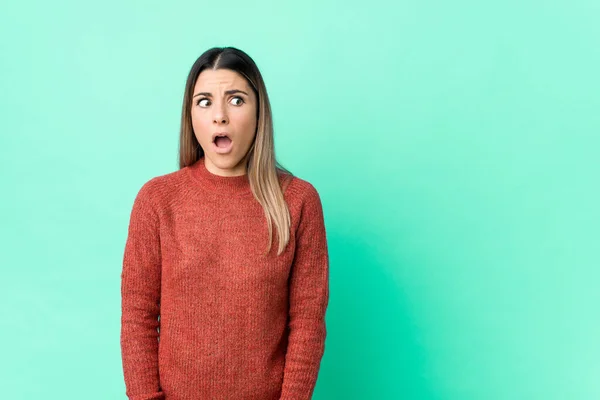 Young Caucasian Woman Isolated Being Shocked Because Something She Has — Stock Photo, Image