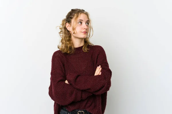 Joven Mujer Caucásica Sobre Fondo Blanco Soñando Con Alcanzar Metas — Foto de Stock