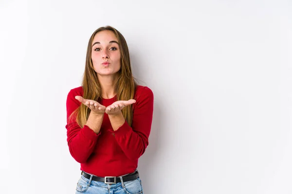 Giovane Donna Caucasica Posa Isolata Labbra Pieghevoli Palme Mano Inviare — Foto Stock