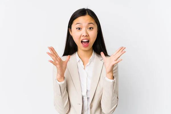 Ung Kinesisk Business Kvinde Isoleret Fejrer Sejr Eller Succes Han - Stock-foto