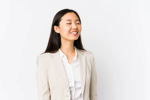 Junge Chinesische Geschäftsfrau Isoliert Entspannt Und Glücklich Lachend Ausgestreckter Hals — Stockfoto