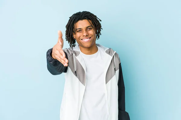 Jovem Homem Esporte Afro Americano Esticando Mão Câmera Gesto Saudação — Fotografia de Stock